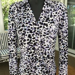 Cute leopard print button down top!💜💙🖤